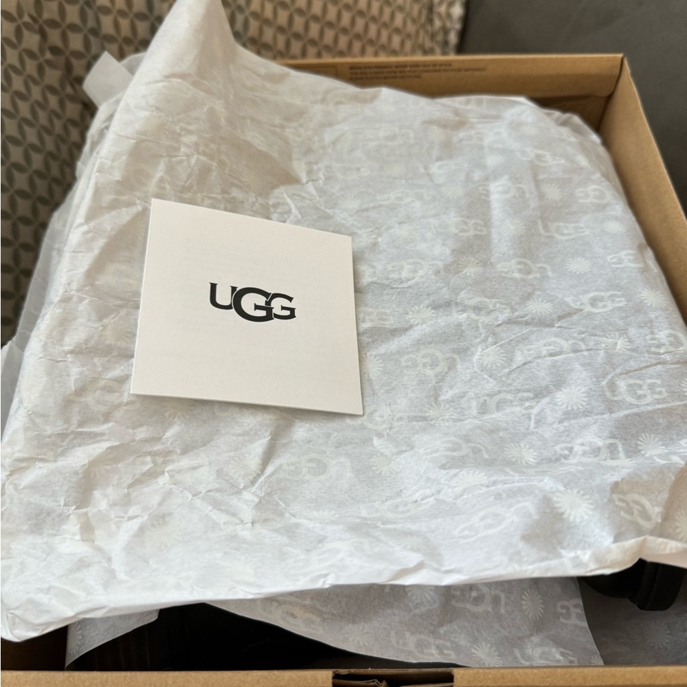 UGG Harrison Boot SIZE 7 - Picture 3 of 4